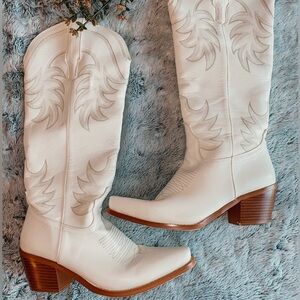 White embroidered cow girl boots